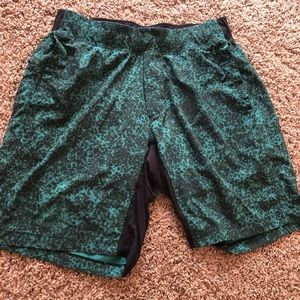 Lululemon Men’s Athletic Shorts (Large)
